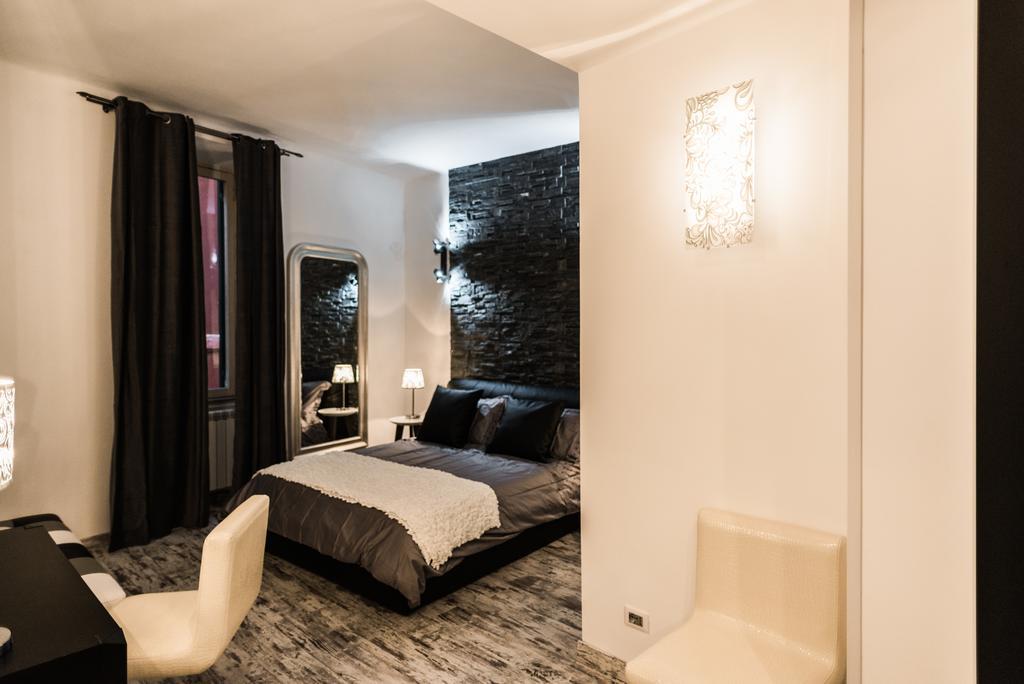 Trevi & Pantheon Luxury Rooms Rome Room photo